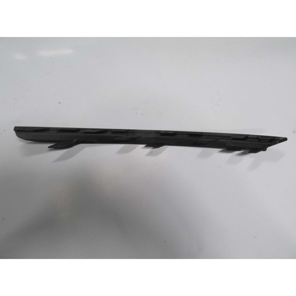 OPEL CORSA- E- 15/19; ÖN TAMPON PANJURU ÇITASI SOL (SİS LAMBA KAPAĞI ALT ÇITASI)(TW)